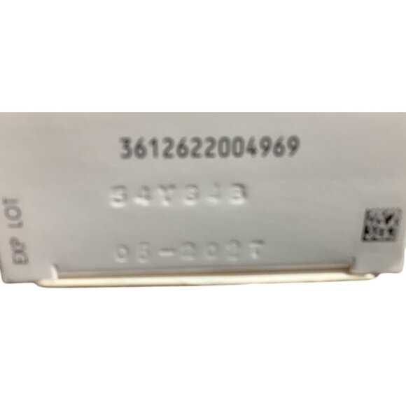 La Roche-Posay Anthelios SPF 60 Sunscreen Face Ultra Light Broad Spectrum 06/27 - Picture 3 of 4